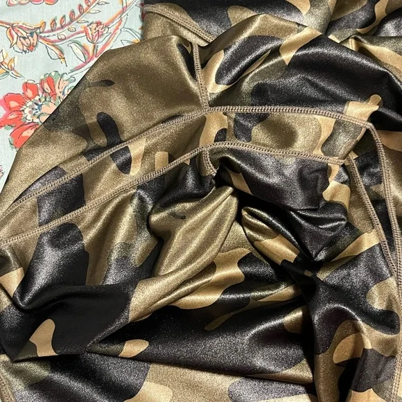 Nike Dri Fit Camo Leggings- XXL - Picture 5 of 6